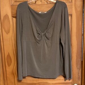 Women’s Old Navy Twist Knot Front Deep V Top Size XXL Light Olive Green Like New